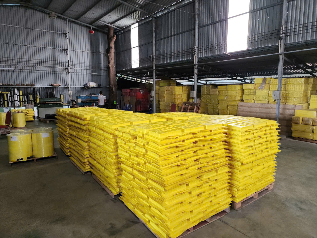 đơn vị chuyên sản xuất khay nhựa phun nhung