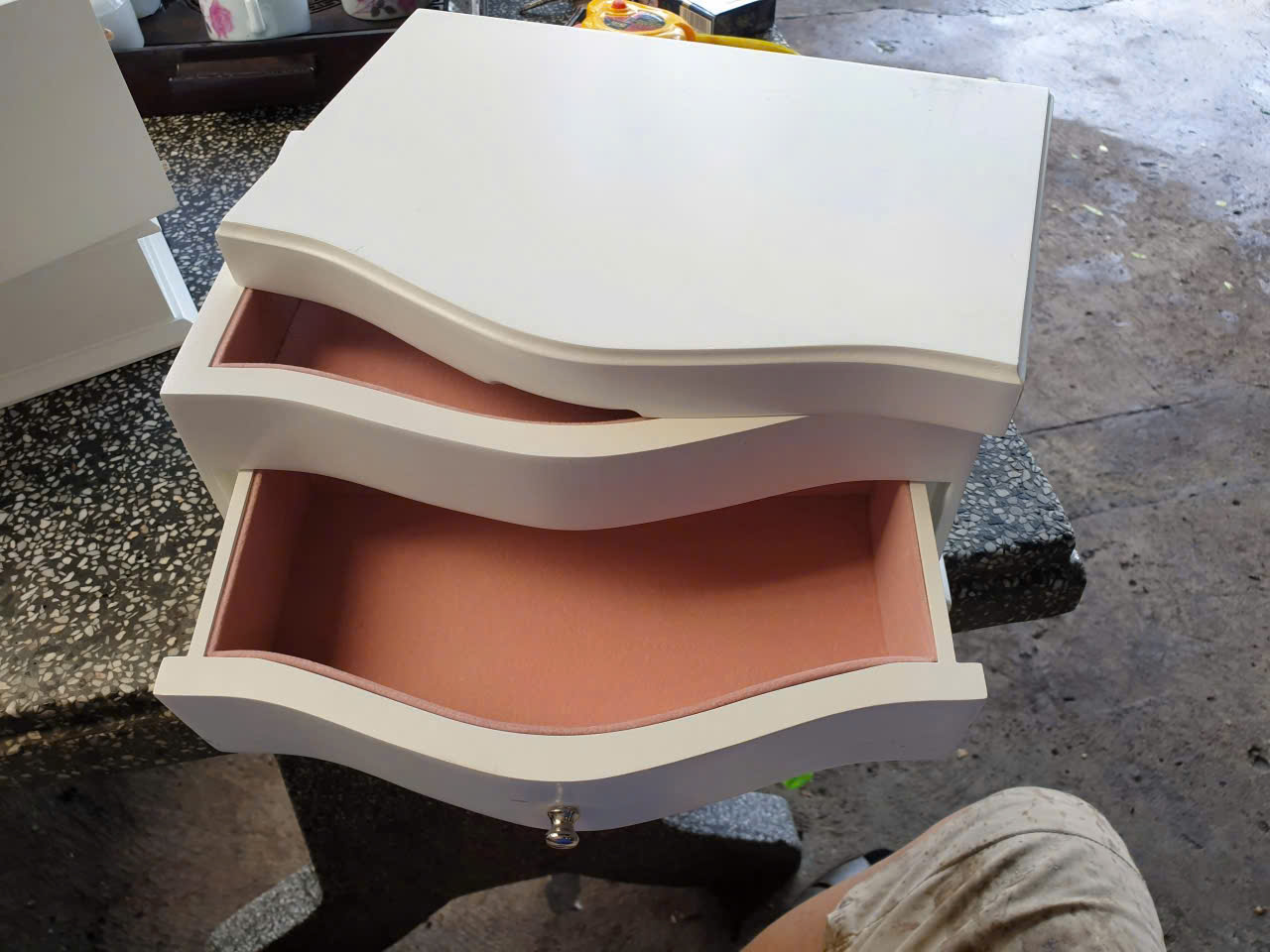 Xem xét năng lực sản xuất và độ hoàn thiện của đơn vị gia công